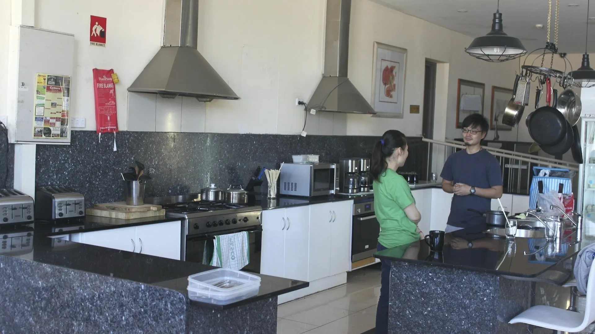 Hotel Dickson Central - Hostel Canberra